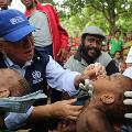 20180817-rd-giving-oral-polio-480px